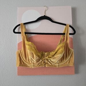 SAVAGE X FENTY 38DD Velvet Vixen Lace-Up Bra - Honeycomb